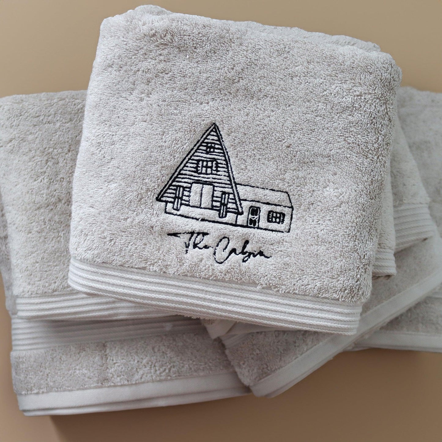 Heritage-Themed Towels – Celebrate Tradition and Style