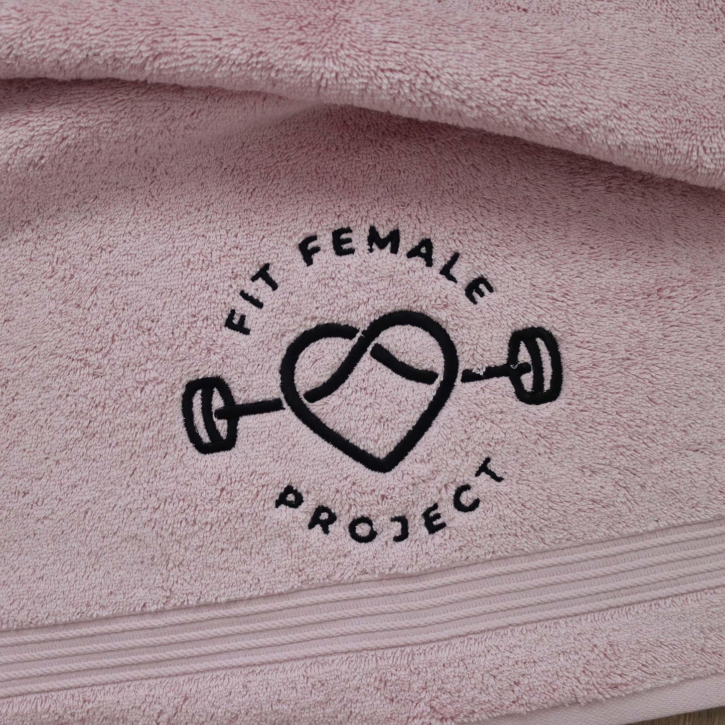 Custom Gym Towels – Embroidered for Fitness Studios & Enthusiasts