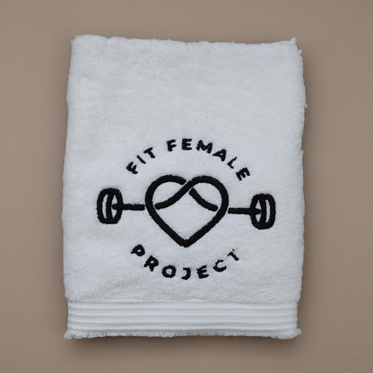 Custom Gym Towels – Embroidered for Fitness Studios & Enthusiasts