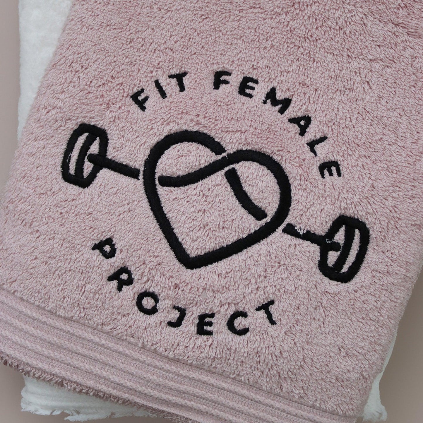 Custom Gym Towels – Embroidered for Fitness Studios & Enthusiasts