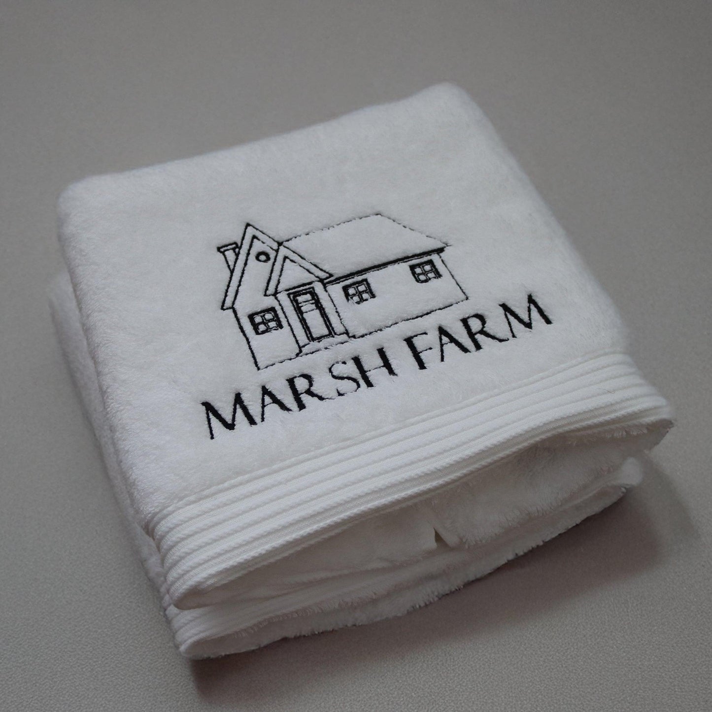 Heritage-Themed Towels – Celebrate Tradition and Style